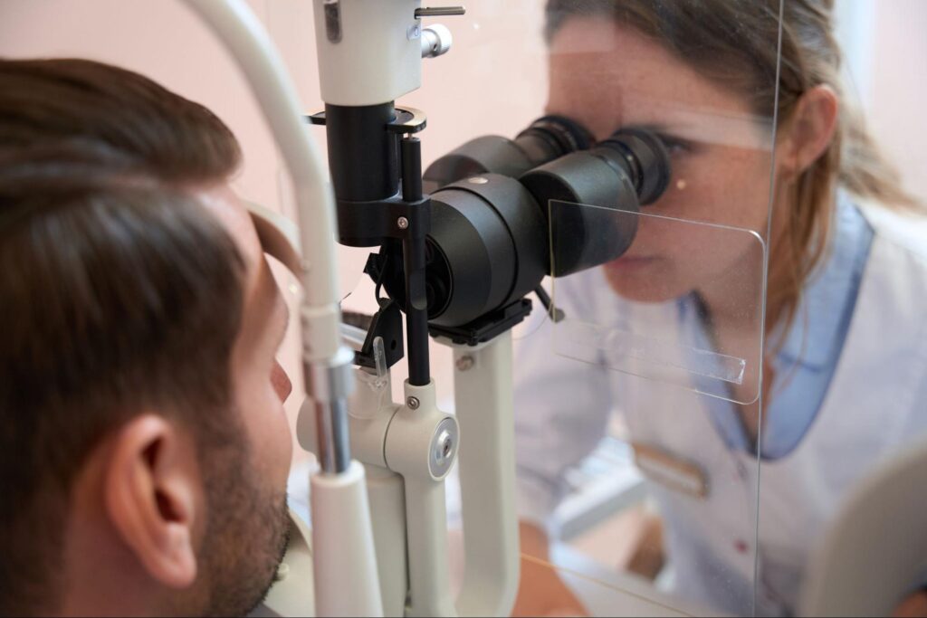 glaucoma specialist